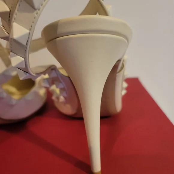 ( SOLD) Authentic Valentino Garavani Rockstud Ankle Strap Pump - Picture 6 of 13